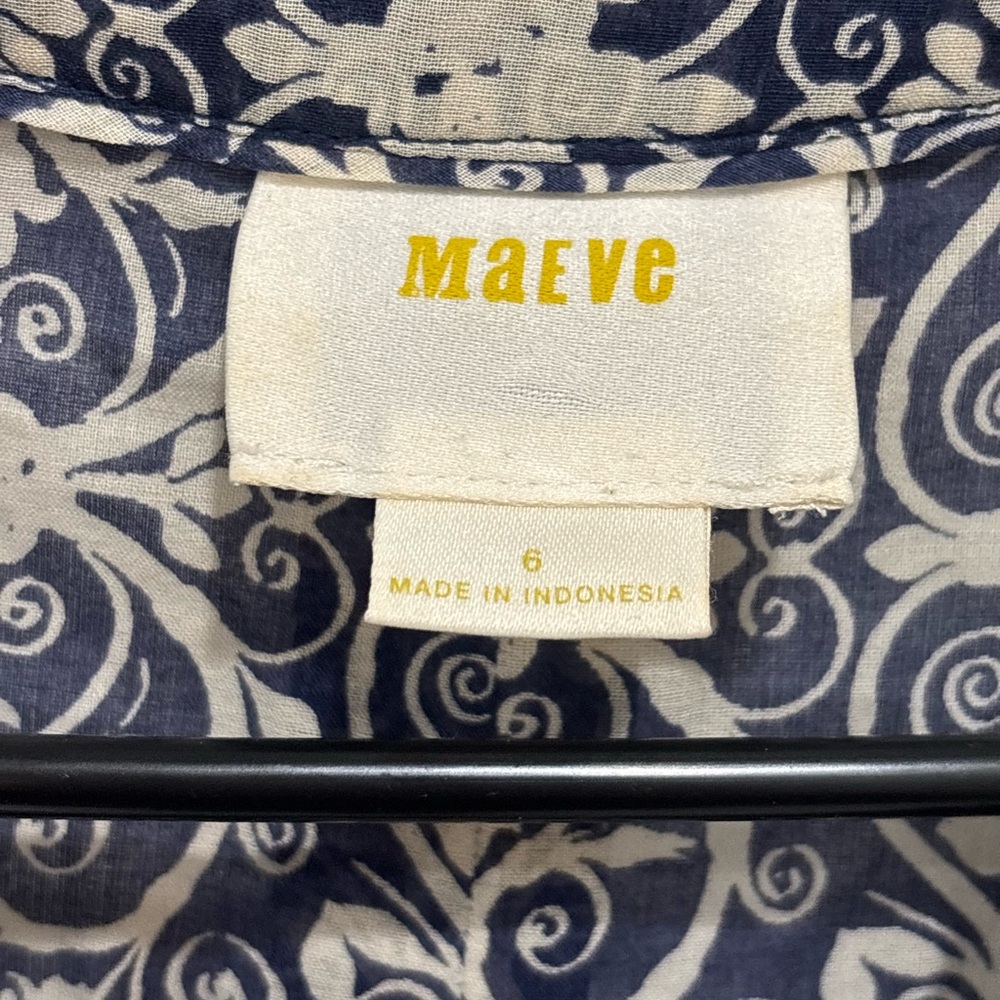 Anthropologie
Maeve Abella Pintuck Blue
Print Blouse - Picture 5 of 8